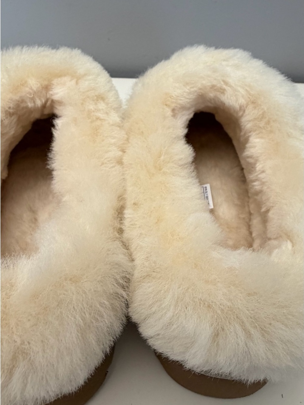 UGG Sand Shearling Clog Slippers Size 9 Womens - Picture 8 of 12